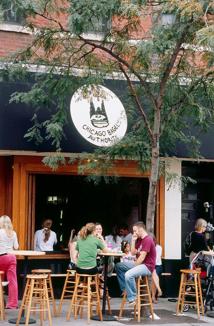 Straßencafe im Stadtteil Lincoln Park, Chicago, Illinois, USA