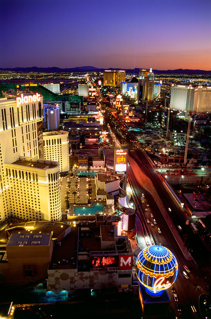 Blick über The Strip bei Nacht, Las Vegas, Nevada, USA, Amerika