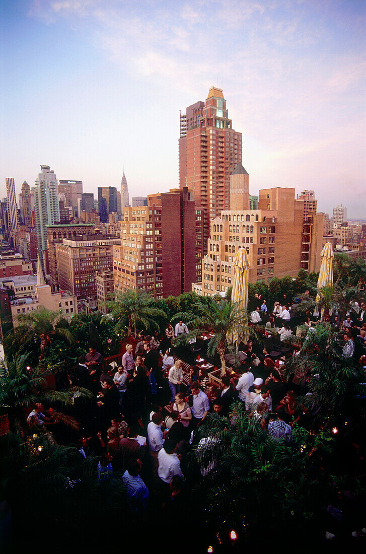 Roof top Bar 230 5th with view to Empire State Building, 5th Avenue, Manhattan, New York, USA, America