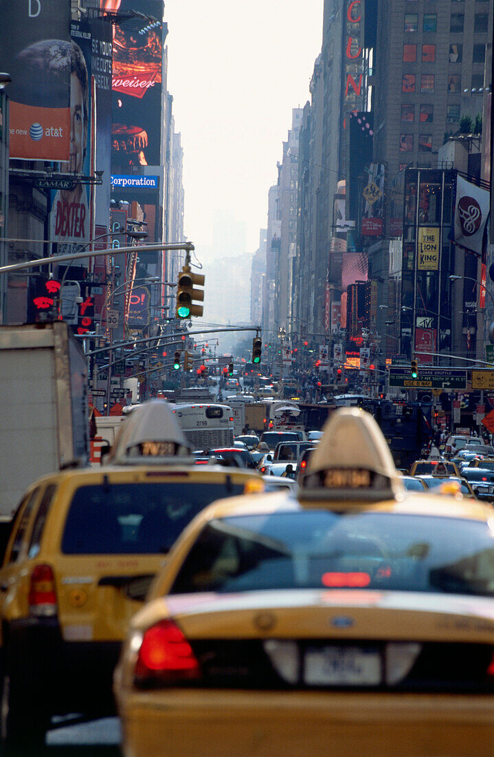 Stadtverkehr in Midtown Manhattan, New York, USA, Amerika