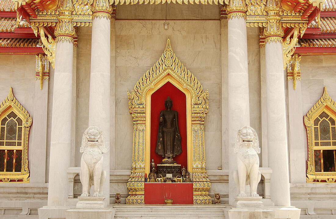 Wat Benchamabophit ( The Marble Temple ). Bangkok, Thailand.