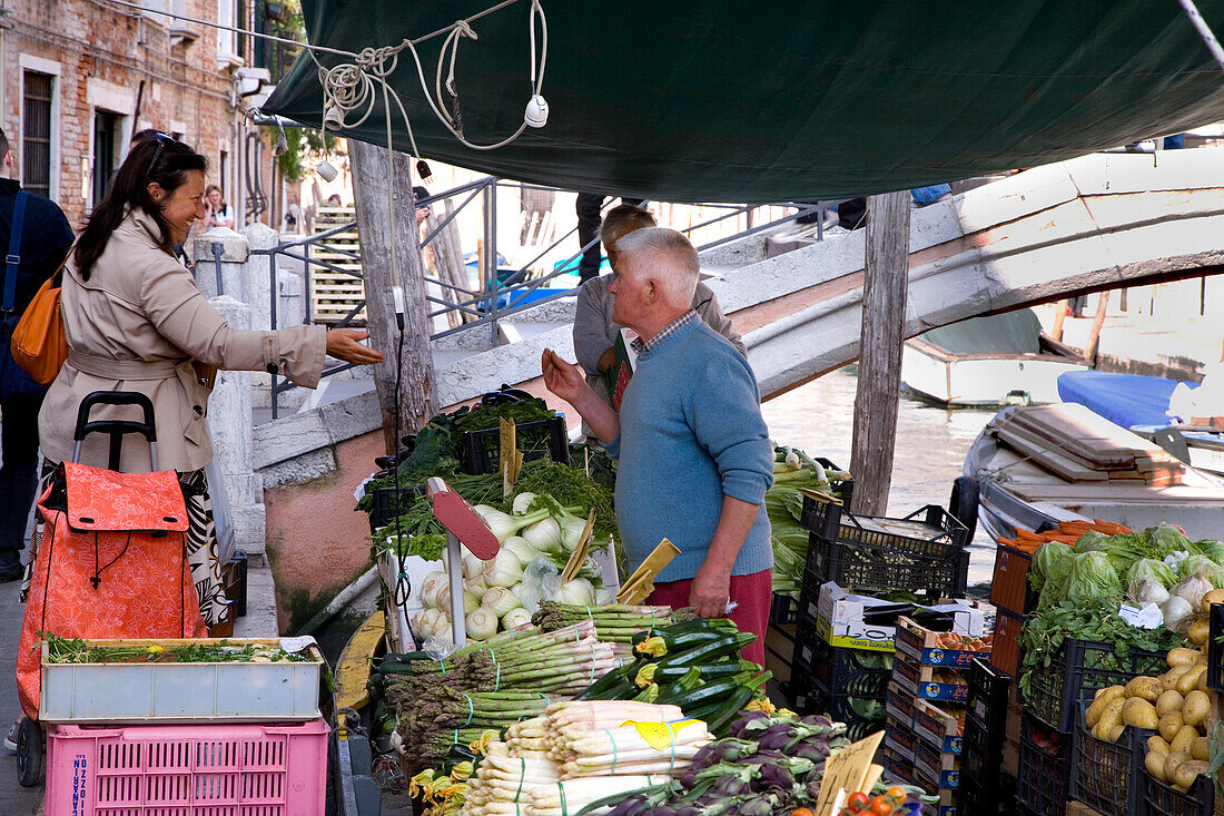 Marktschiff, Campo San Barnaba, Venedig, Venetien, Italien