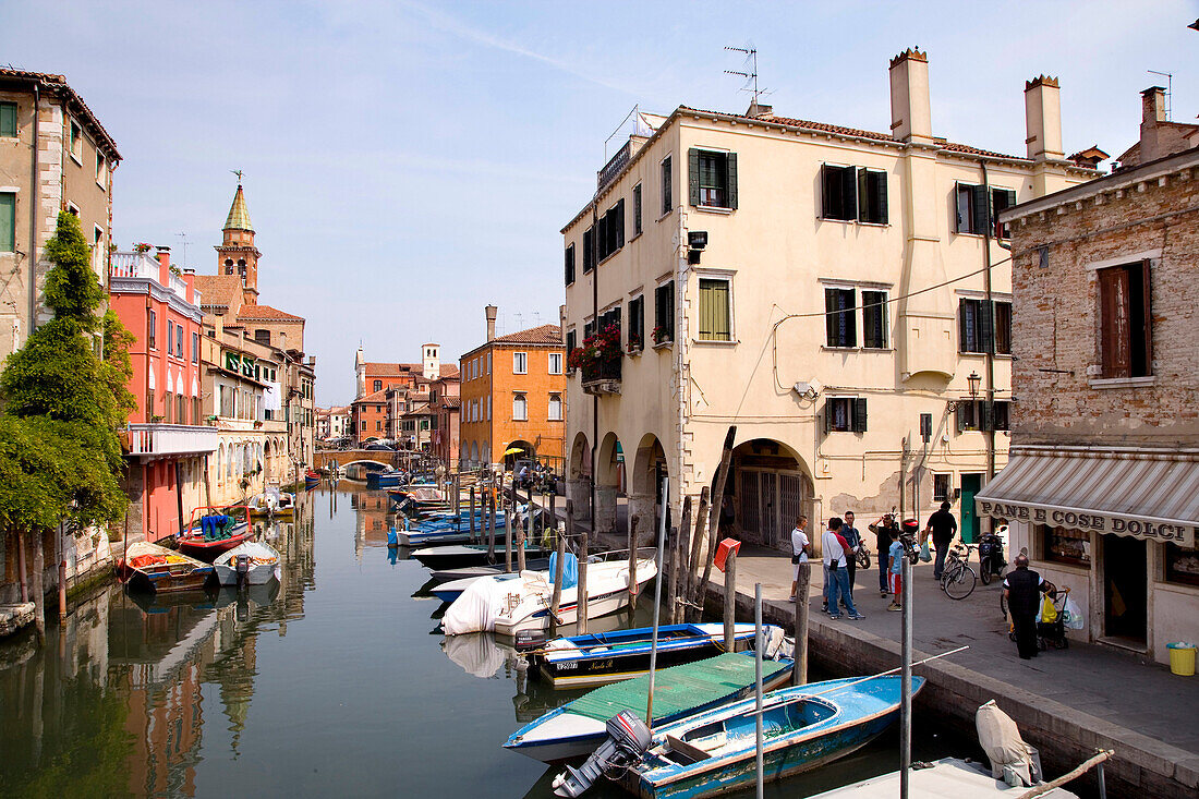 Vena Kanal mit Booten, Chioggia, Lagune, Venetien, Italien