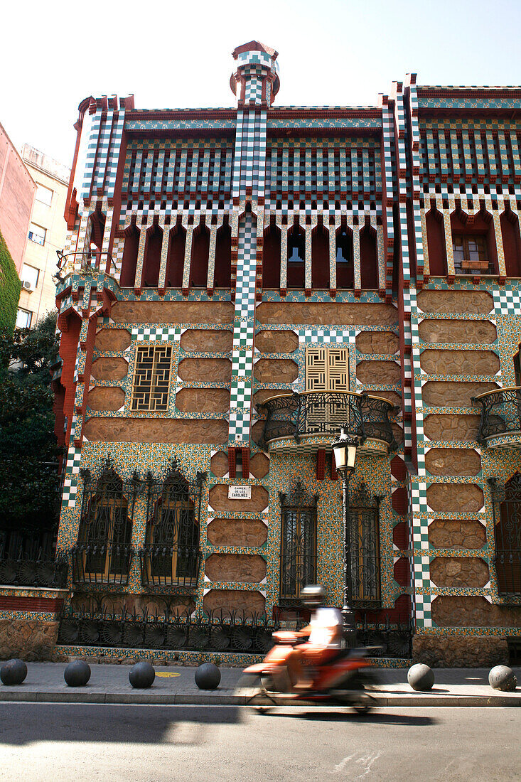 Fassade von Antoni Gaudí's Casa Vicens, Barcelona, Katalonien, Spanien