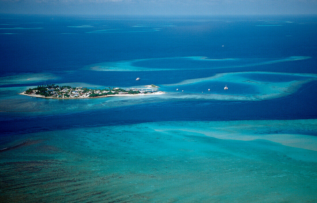 Luftaufnahme der Malediven, Malediven, Indischer Ozean, Sued-Male Atoll, Gulhi