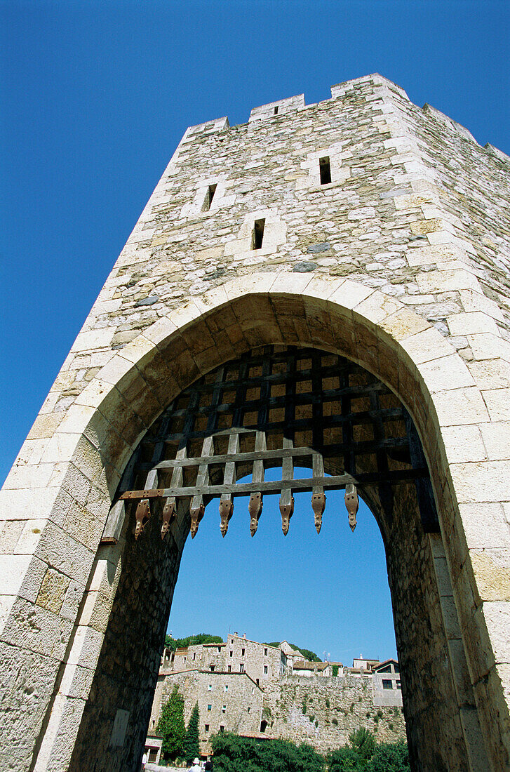 Bridge, Besalú. Girona province. Catalunya, Spain