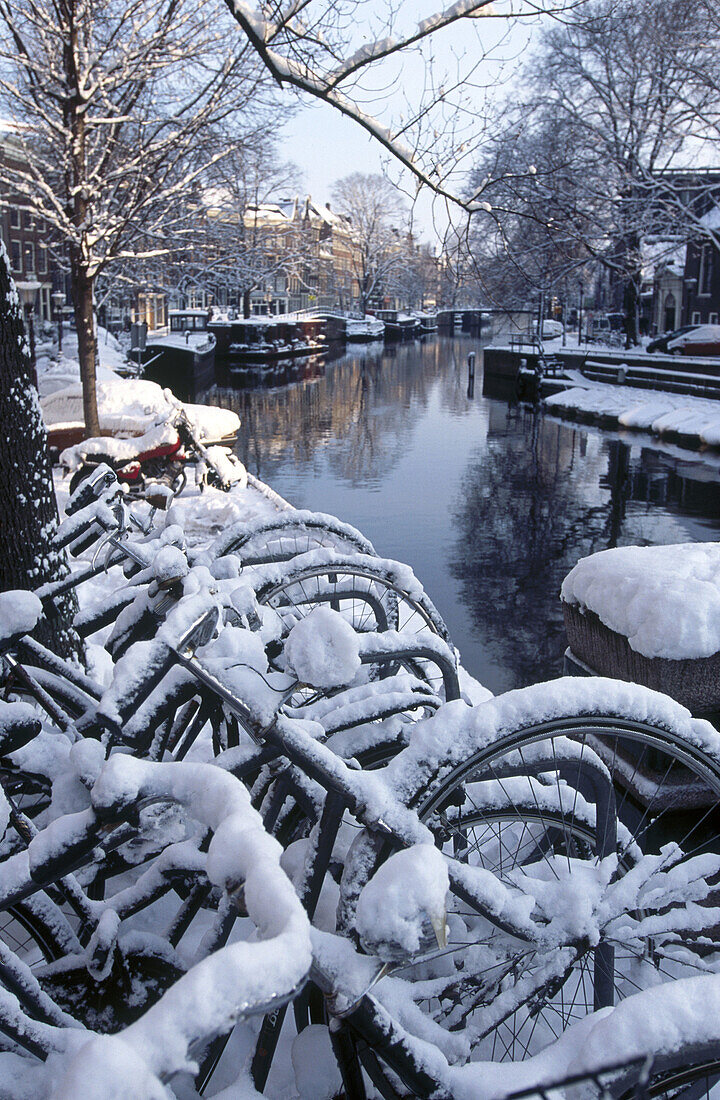 Prinsengracht in winter, Amsterdam. Holland