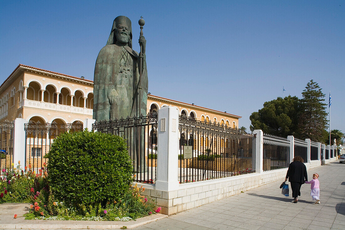 Makarios monument in front of Archbishopric Palace, Holy Archbishopric of Cyprus, President Makarios, Lefkosia, Nicosia, South Cyprus, Cyprus