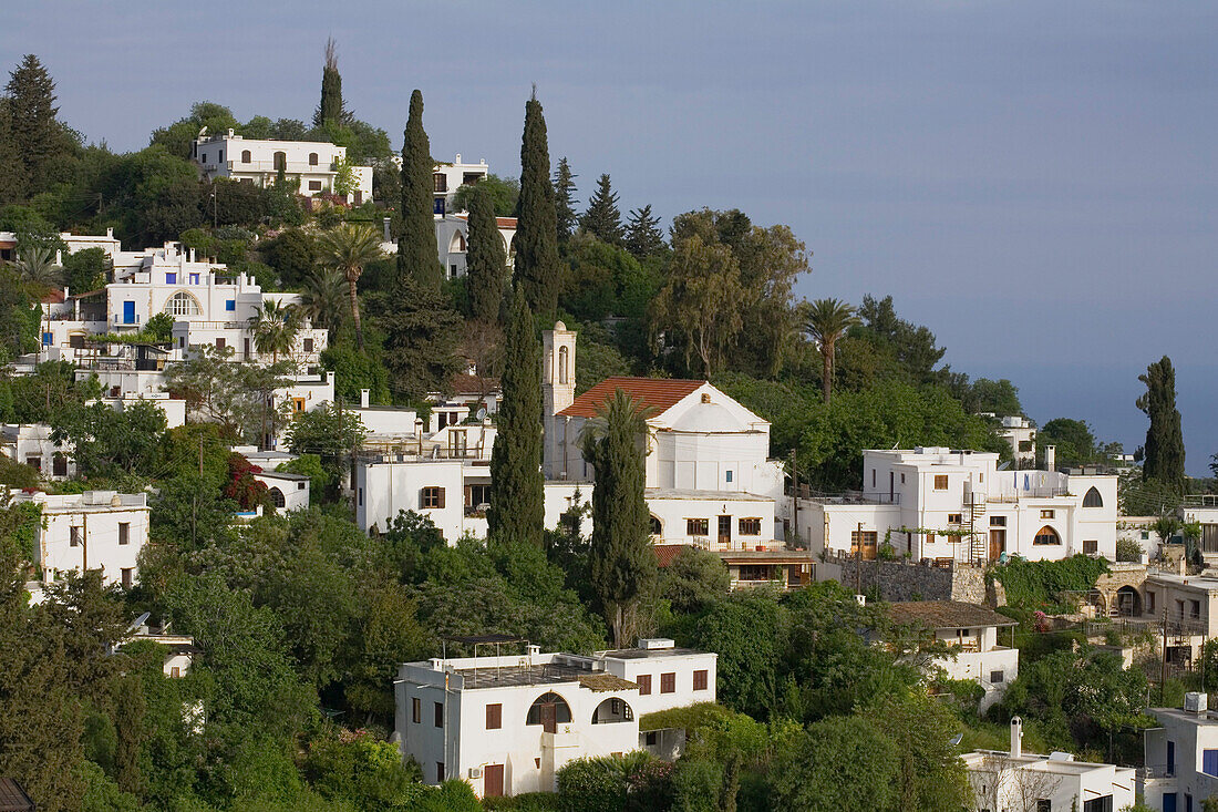Karaman, Karmi, das ehemalige griechische Dorf, nordzyprisches Dorf mit mediterranem Flair, Pentadaktylos Gebirge, Nordzypern, Zypern