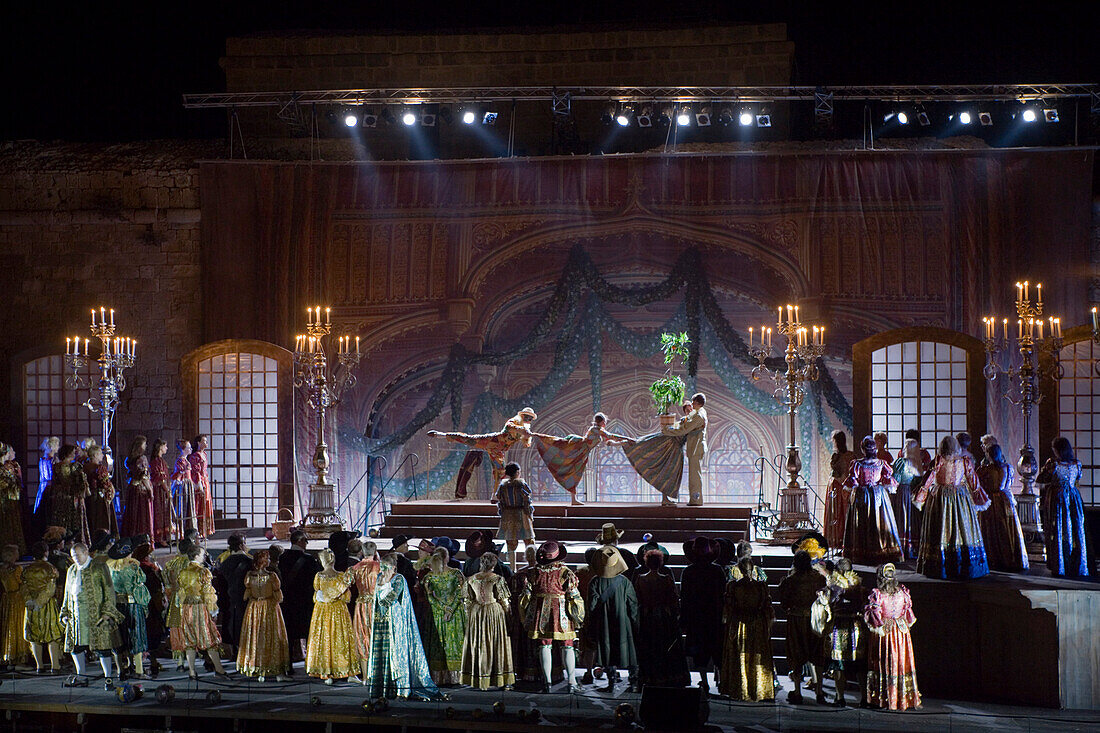 Oper Aufführung von Ein Maskenball von Verdi, Pafos Aphrodite Festival, Verdi Opera Un Ballo in Maschera, von The Mariinsky Theatre St. Petersburg, Pafos Burg, Zypern