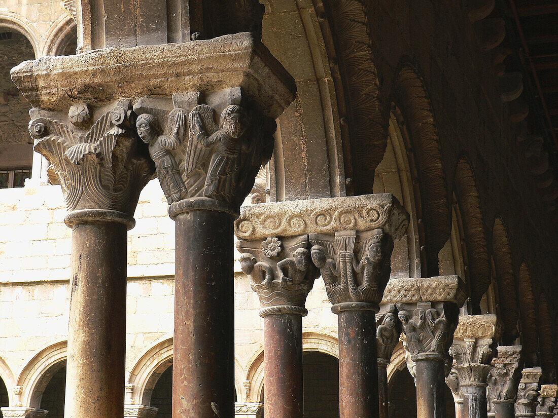 Capitals, Romanesque monastery of Santa María de Ripoll (12th century), Ripoll. Girona province, Catalonia, Spain