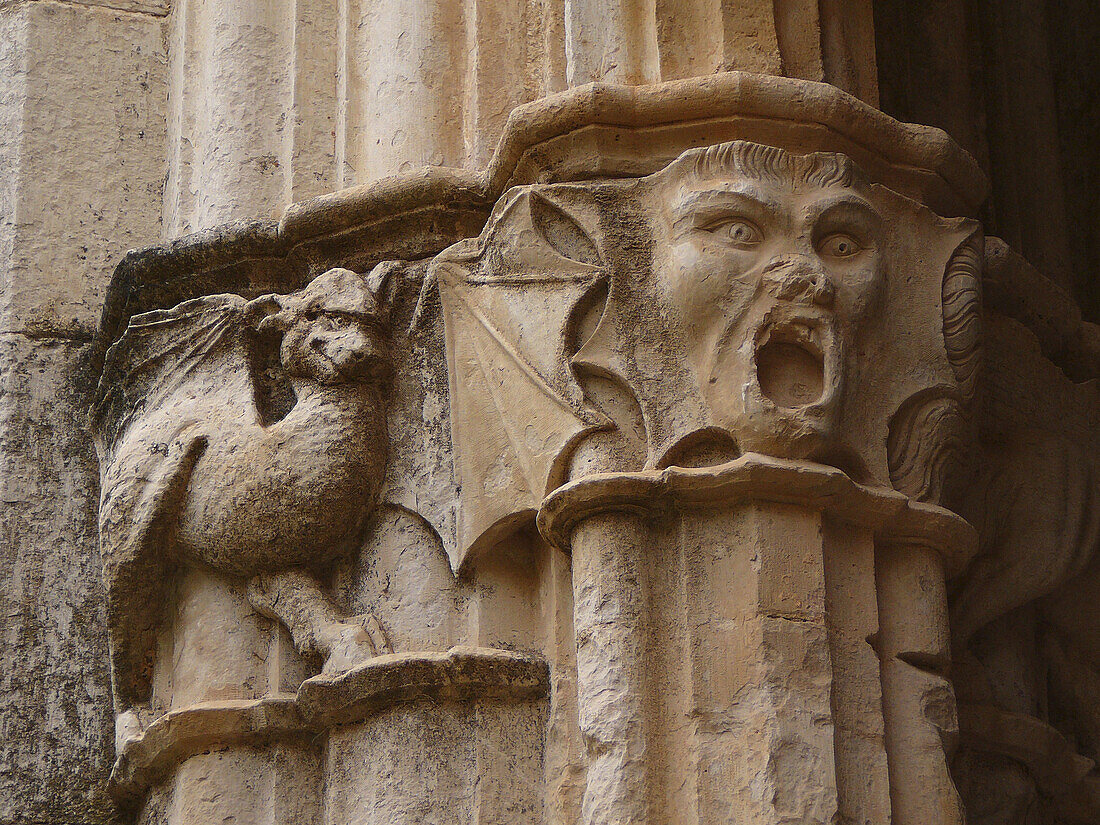 Late Romanesque Cloister. Capitals. Monastery of Santes Creus. Tarragona province. Catalonia. Spain