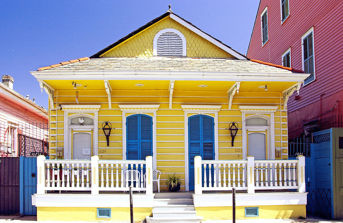 Creole cottage on St. Anne Street in the French Quarter of New Orleans, Louisianna USA