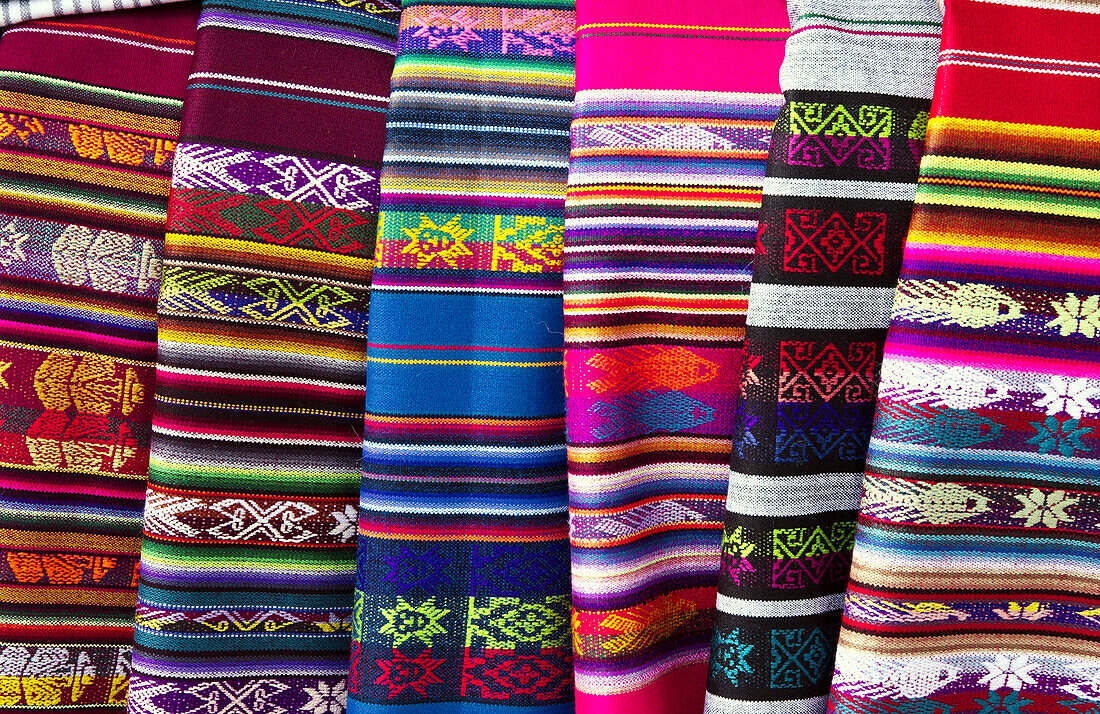 Colorful indian textiles and blankets in the shops of Santa Fe, New Mexico, USA.