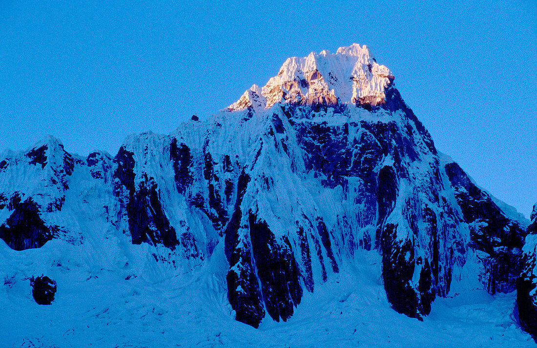 Berg Taulliraju. Cordillera Blanca. Huascarán-Nationalpark. Peru