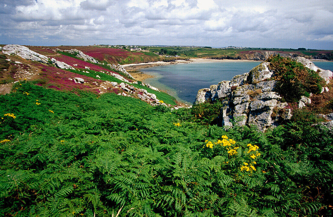 Dinan-Bucht auf der Halbinsel Crozon. Bretagne. Frankreich