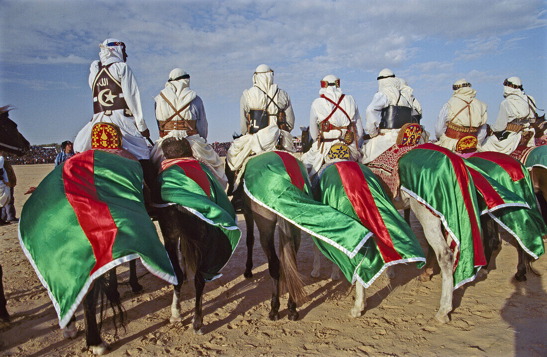 Berber-Reiter beim Sahara-Festival. Douz, Tunesien