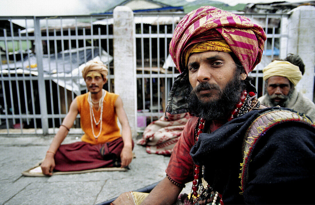 Sadhus. Kedarnath. Himalaya Garhwal. Uttarakhand. Uttar Pradesh. India.