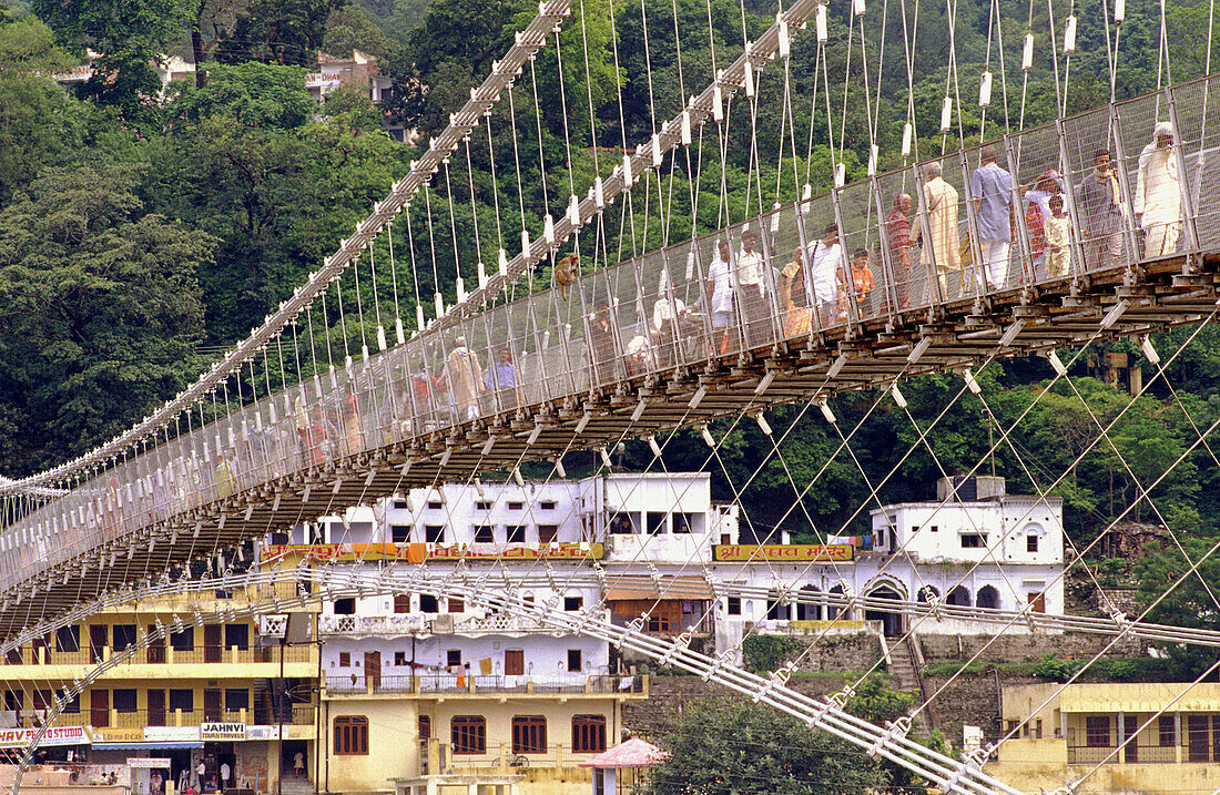 Ramjhula-Brücke über den Ganges. Rishikesh. Uttar Pradesh. Indien