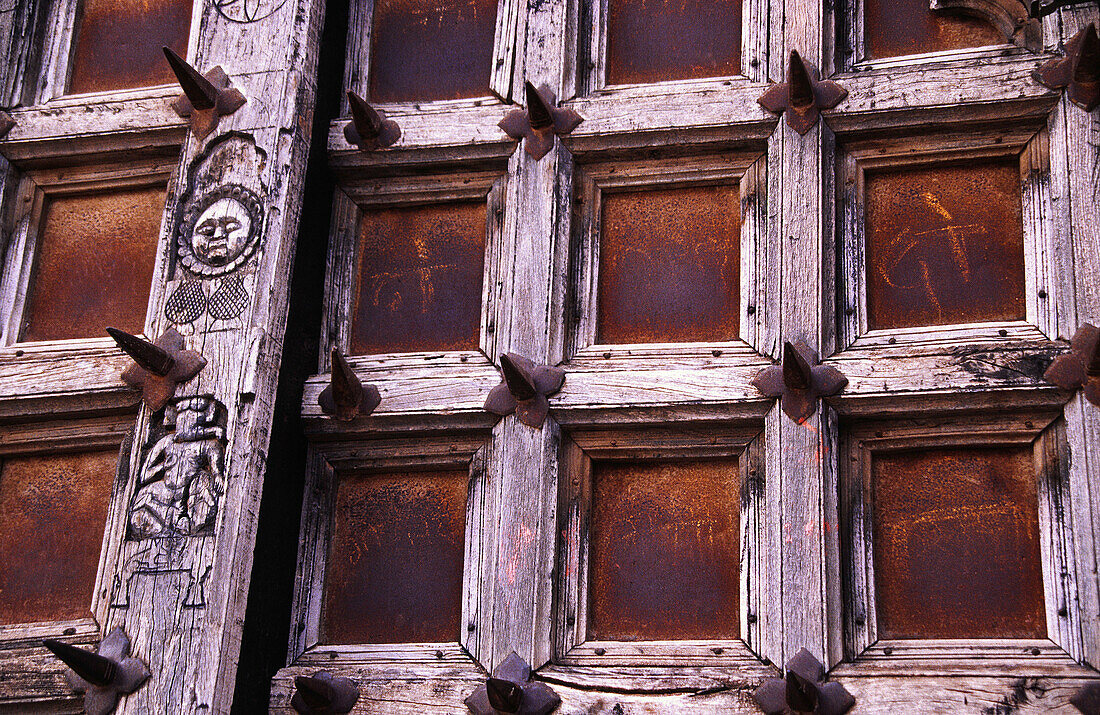 Fortified haveli door. Bundi. Vindhya. Rajasthan. India.