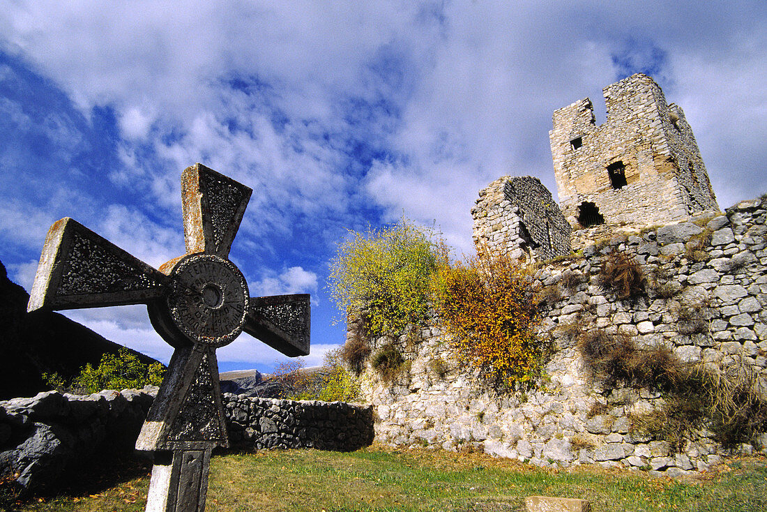 Remains of Gósol castle (XIth century). El Berguedà, Parque Natural del Cadí-Moixeró. LLeida, Catalunya, Spain