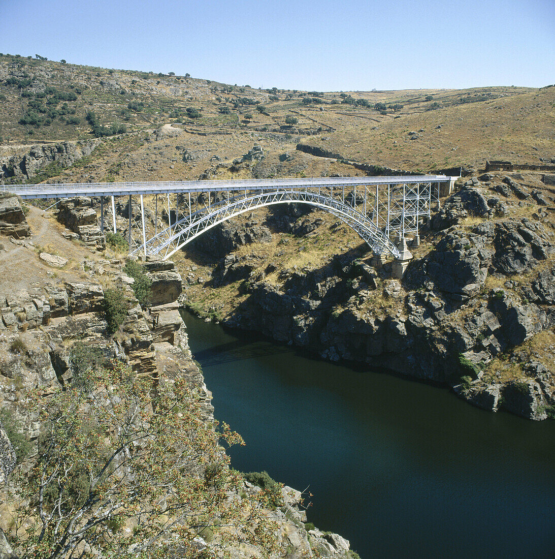 Pino Bridge over Duero river. Zamora province, Castile-Leon, Spain