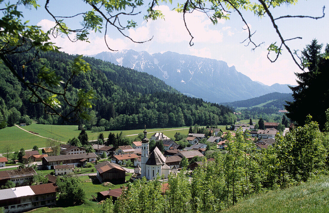 Sachrang with the Kaiser mountain range, Bavaria, Germany