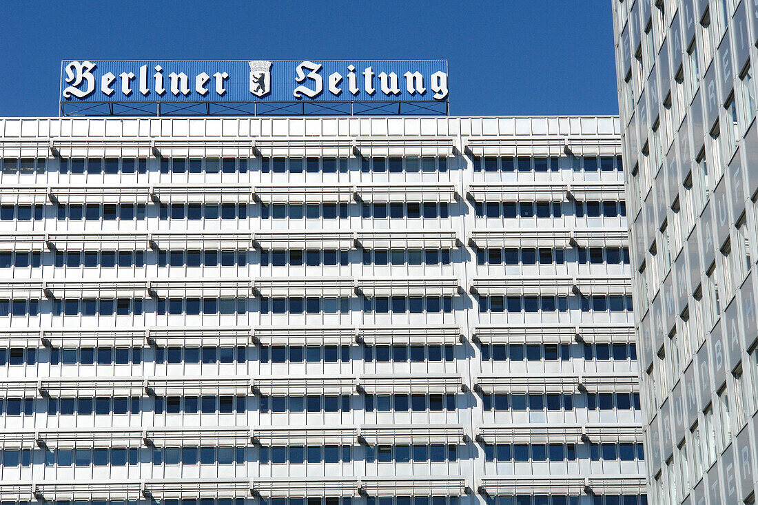Gleichförmige Fassade, Bürogebäude der Berliner Zeitung, Berlin, Deutschland