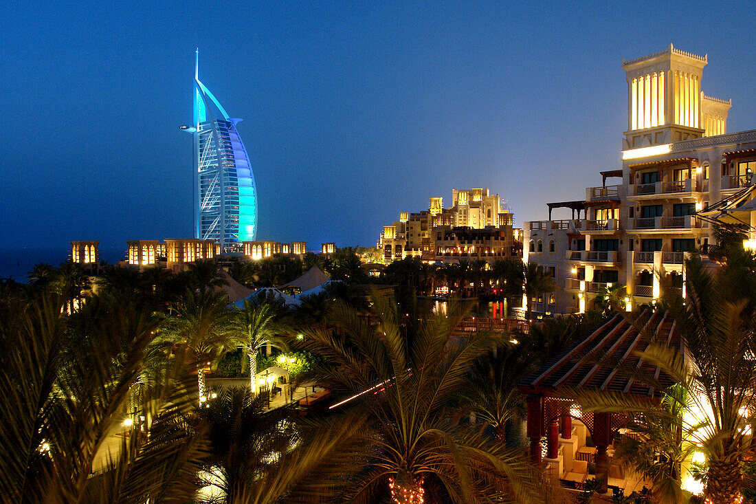 Hotel Al Qasr, Madinat Jumeirah und Burj al Arab, Dubai, Vereinigte Arabische Emirate, VAE
