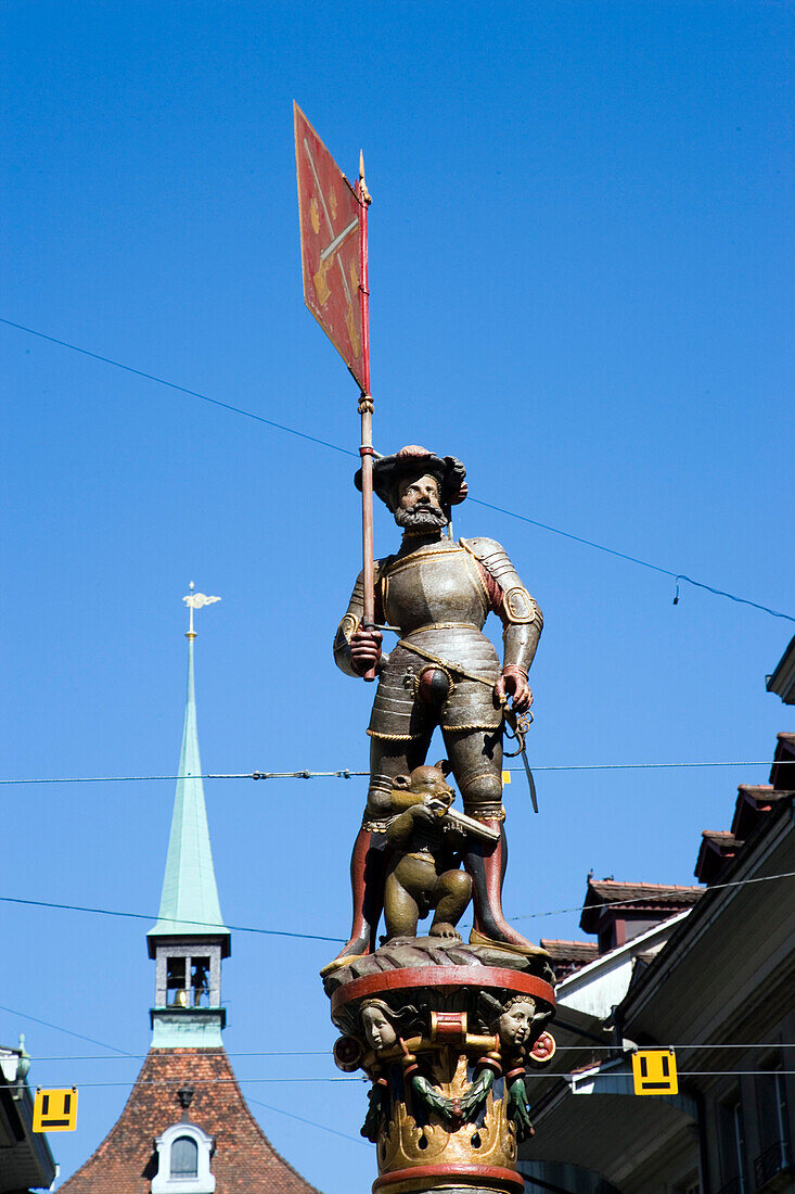 Fountain sculpture, Schuetzenbrunnen, Marktgasse, Zytglogge, Old City of Berne, Berne, Switzerland