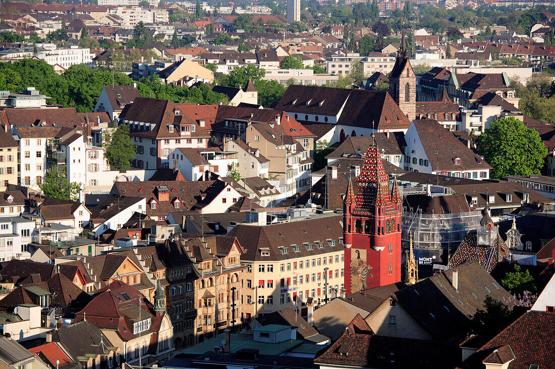 Stadtansicht mit Rathaus, Basel, Schweiz