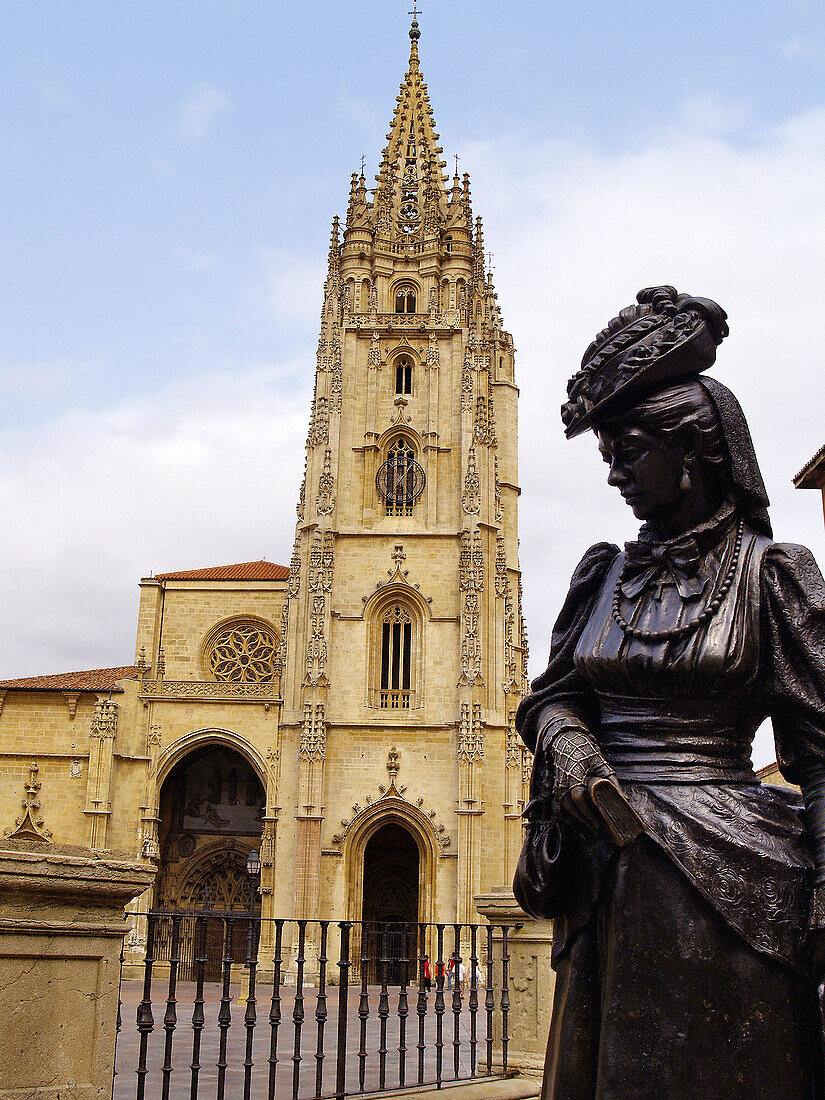 Statue of La Regenta ( The Regent s Wife , a character from the famous novel of the same name), by sculptor Mauro Álvarez, Cathedral in background. Plaza de Alfonso II el Casto, Oviedo. Asturias, Spain