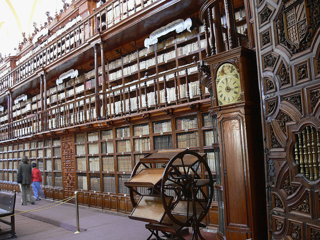 Palafoxian library. Puebla. Mexico.