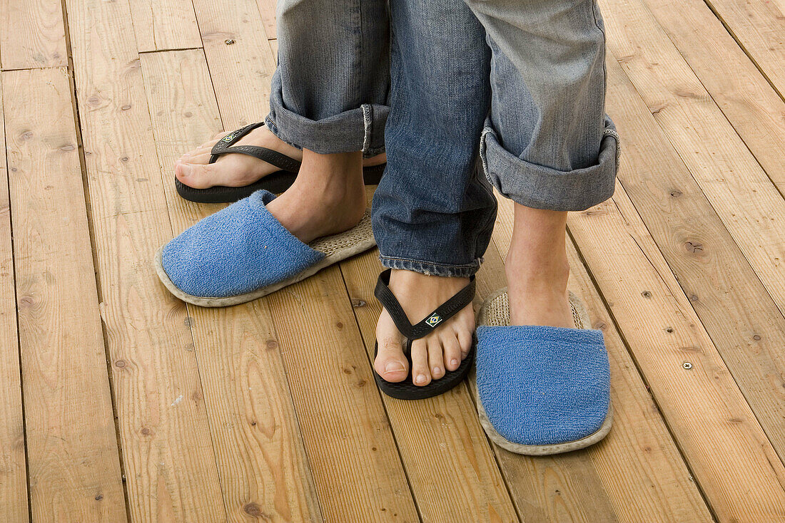  Adult, Adults, Anonymous, At home, Blue jean, Blue jeans, Color, Colour, Comfort, Comfortable, Concept, Concepts, Couple, Couples, Denim, Feet, Female, Foot, Footgear, Footwear, Home, Human, Indoor, Indoors, Interior, Jean, Jeans, Lifestyle, Lifestyles, 