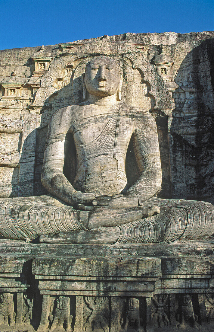 Giant Bouddha. Kalu Gal Vihara. Polonnaruva, Sri Lanka.