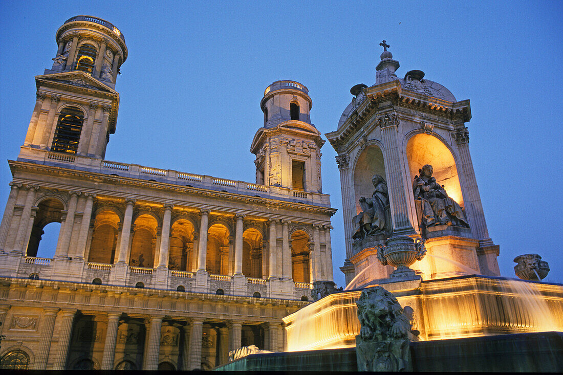 Fountain Visconti in front of Saint-Sulpice church in the  evening, 6. Arrondissement, Paris, France, Europe