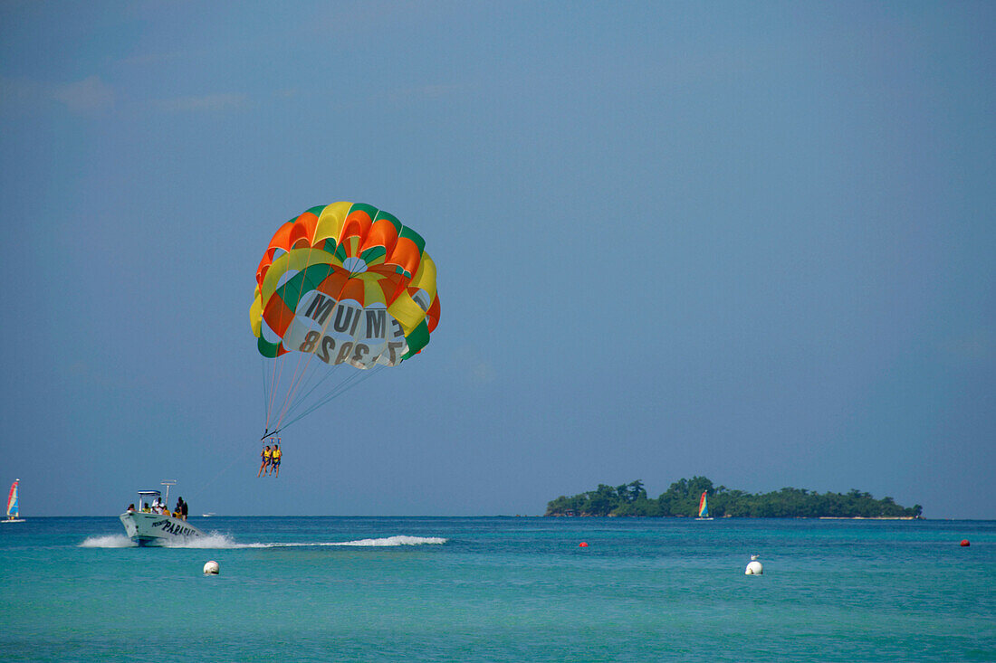 Jamaica Negril beach Parasailing boat