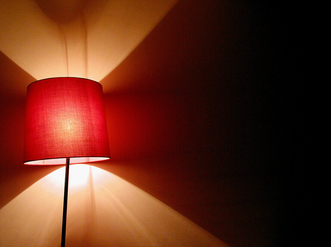 Chiaroschuro, Color, Colour, Concept, Concepts, Decoration, Electricity, Energy, Half-light, Horizontal, Illumination, Indoor, Indoors, Inside, Interior, Lamp, Lamps, Light, Lighting, One, Power, Red, Shadow, Shadows, Wall, Walls, L55-331465, agefotostock