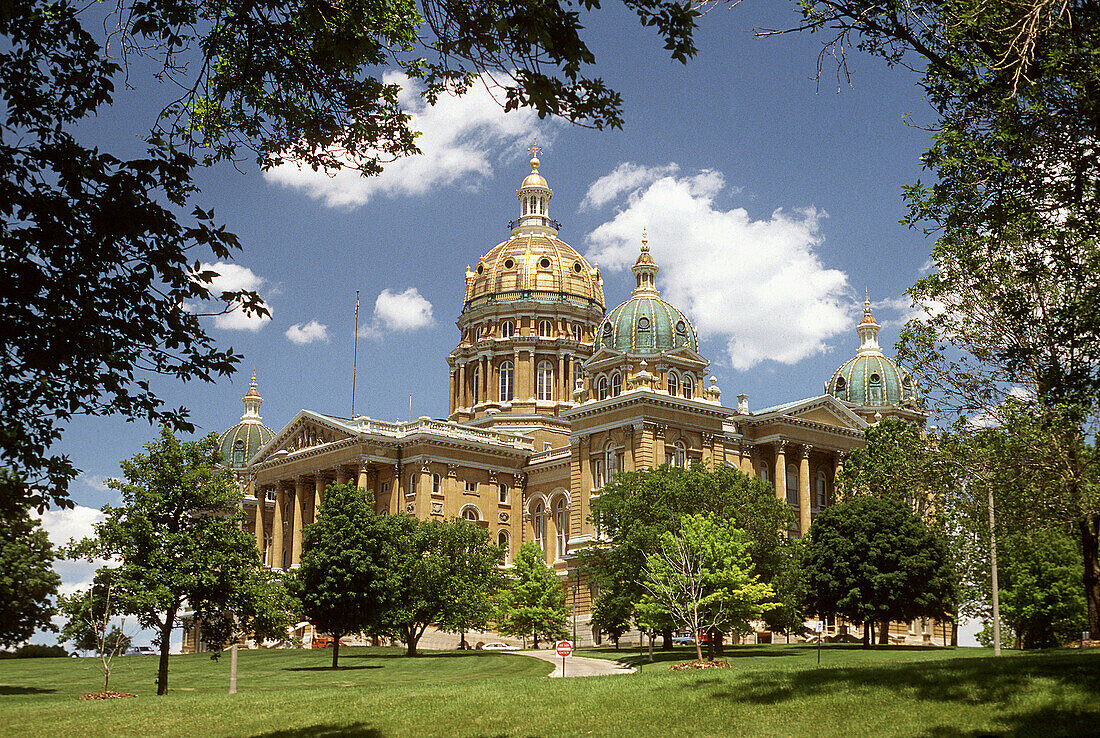 State Capitol building, Des Moines. Iowa, USA