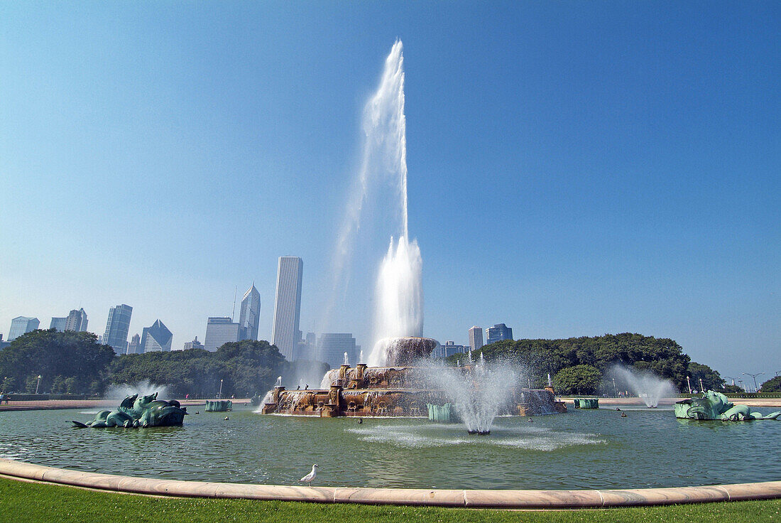 Buckingham Fountain. Downtown. Chicago Illinois. USA.