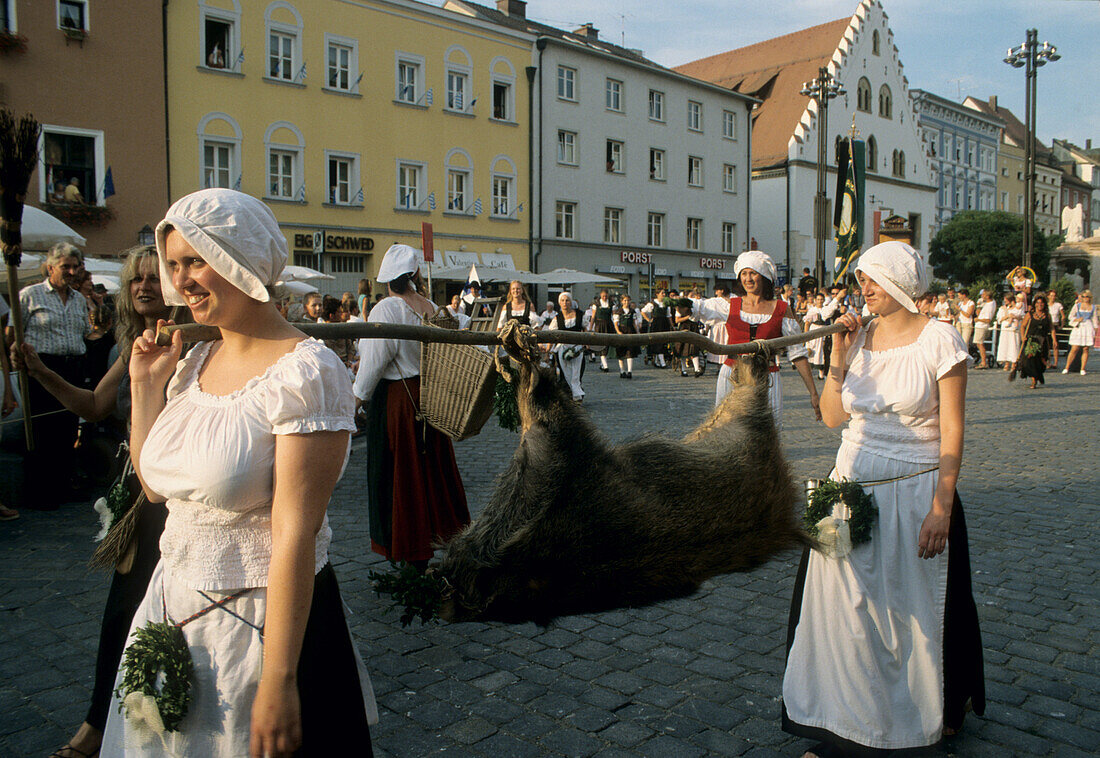 Parade to the Gauboden Festival, Straubing, Lower Bavaria, Bavaria, Germany