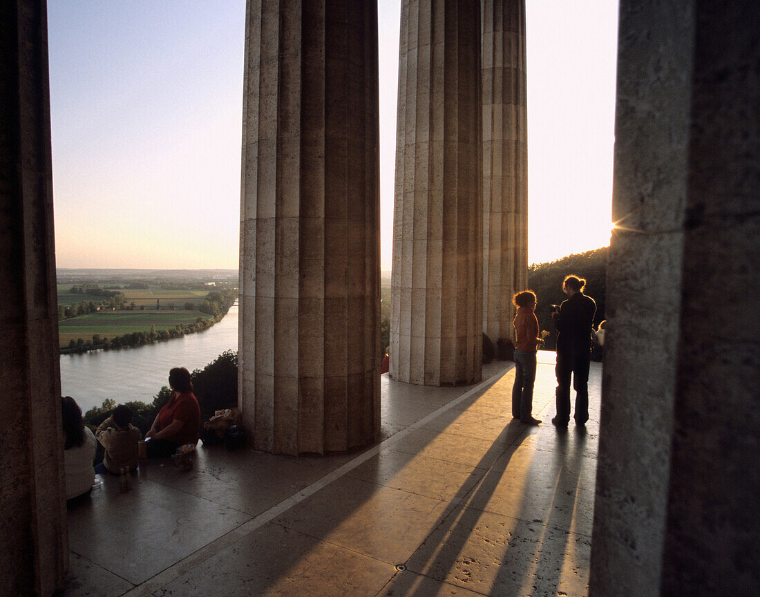 Blick von Walhalla auf die Donau bei Regensburg, Bayern, Deutschland