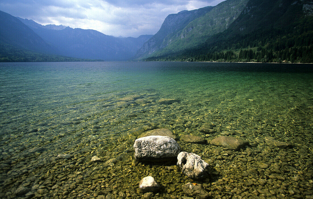 Der Wocheiner See ist Sloveniens grösster See, Slowenien