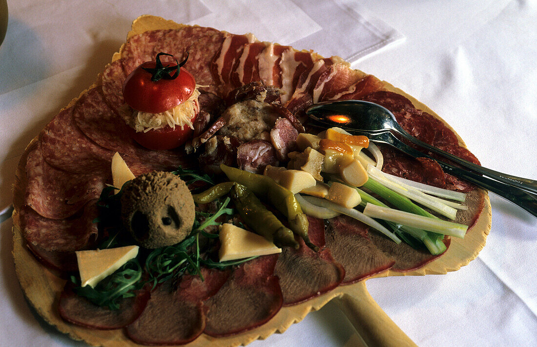 Traditionelle nordslowenische Küche in de Costilna Lectar in Radovljica, Slowenien