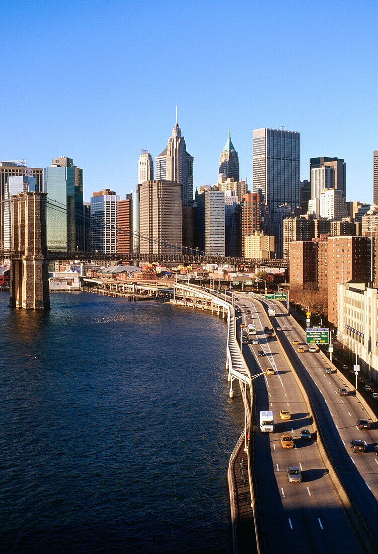 FDR Drive, Brooklyn Bridge and skyscrapers in Lower Manhattan. New York City, USA