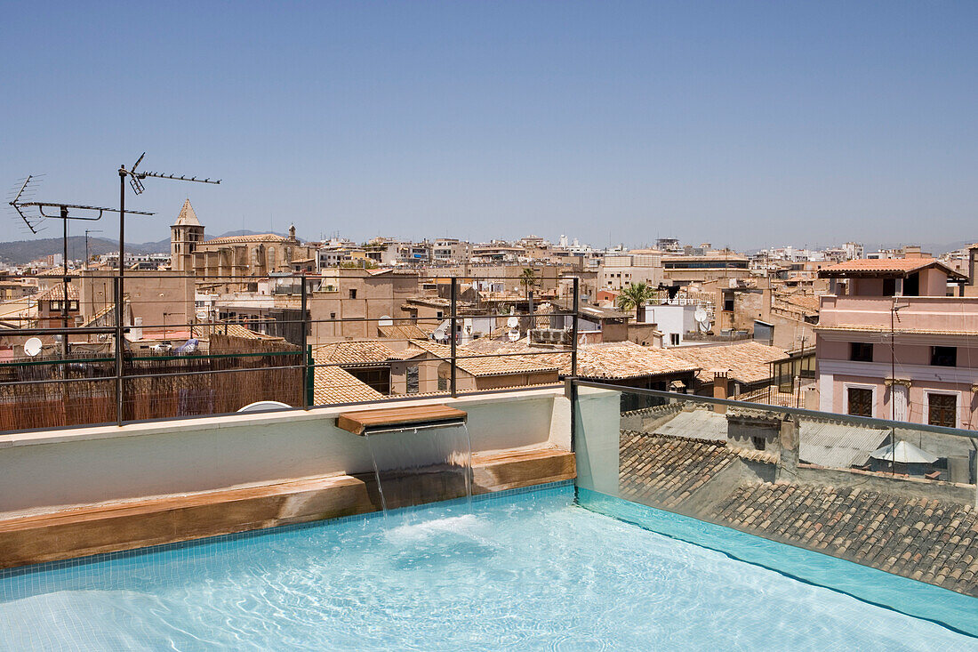 Pool auf Dachterrasse vom Hotel Tres, Palma, Mallorca, Balearen, Spanien, Europa