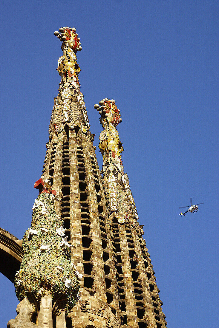 Bell towers of the Sagrada Familia, Church of the Holy Family (Gaudí, 1883-...). Barcelona. Spain