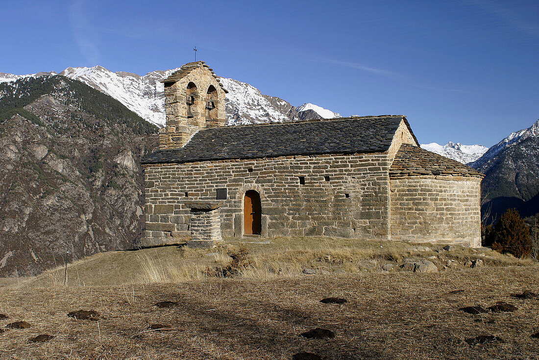 Sant Quirc de Durro. Romanesque hermitage. Durro. Alta Ribagorça. Lleida. Spain