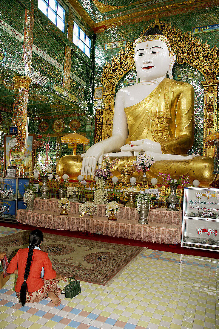 U Ponya Pagoda. Sagaing. Mandalay Division. Myanmar (Burma).