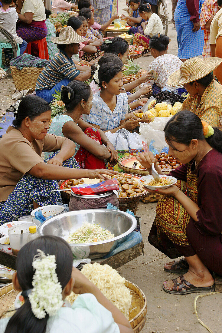 Food stalls. Monywa Market. Monywa. Myanmar (Burma).
